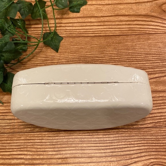 COACH Hard Sunglass Case - Picture 4 of 6
